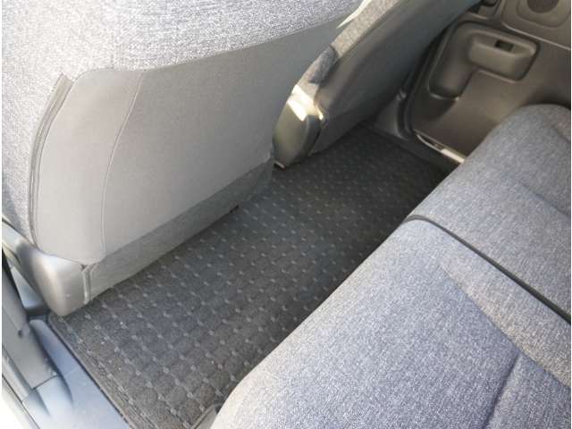 トヨタ シエンタ　ハイブリッド ハイブリッド １．５ Ｚ R5年 (九州・沖縄) 99