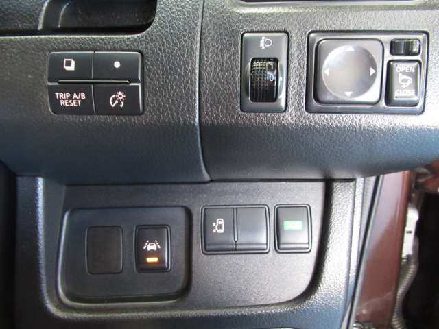 日産 セレナ ２．０ ハイウェイスター Ｓエディション H27年 (九州・沖縄) 99