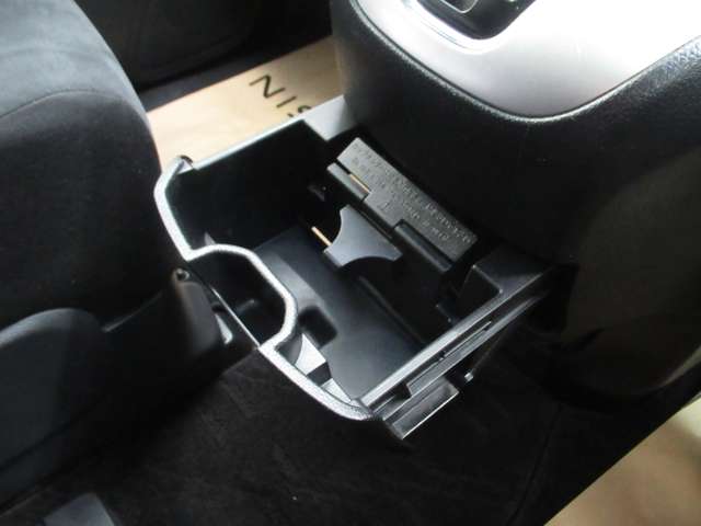 日産 セレナ ２．０ ハイウェイスター Ｓエディション H27年 (九州・沖縄) 99