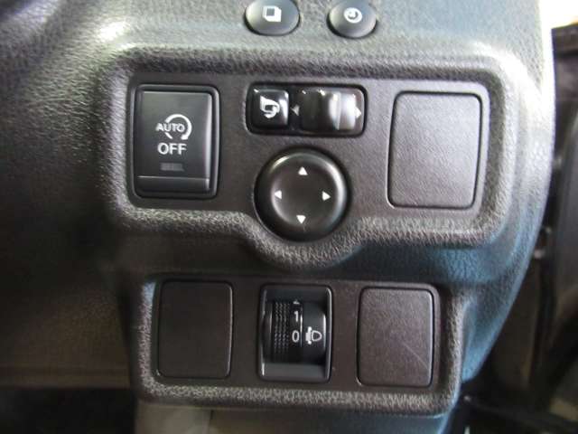 日産 ノート １．２ Ｘ ＤＩＧ－Ｓ エアロスタイル H26年 (九州・沖縄) 99