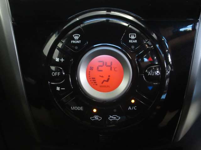 日産 ノート １．２ Ｘ ＤＩＧ－Ｓ H25年 (九州・沖縄) 99