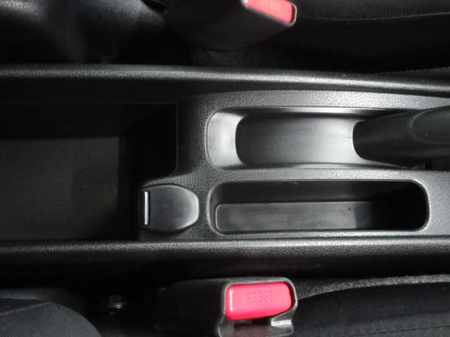 日産 ノート １．２ Ｘ ＤＩＧ－Ｓ H25年 (九州・沖縄) 99