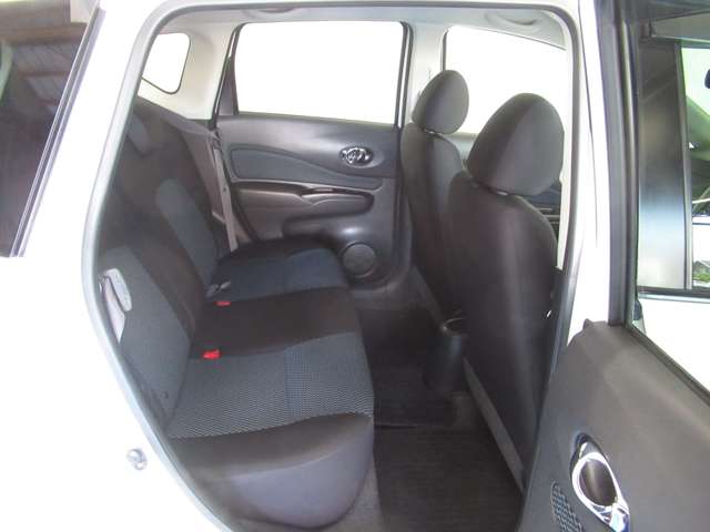 日産 ノート １．２ Ｘ ＤＩＧ－Ｓ H25年 (九州・沖縄) 99