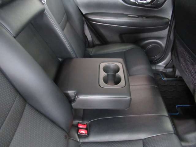 日産 エクストレイル　ハイブリッド ２．０ ２０ＸＩ ハイブリッド R2年 (九州・沖縄) 99