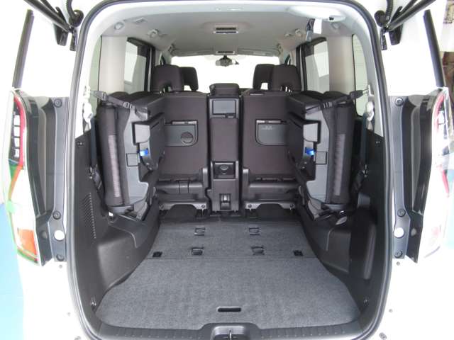 日産 セレナ ２．０ ハイウェイスター Ｖ R1年 (九州・沖縄) 99