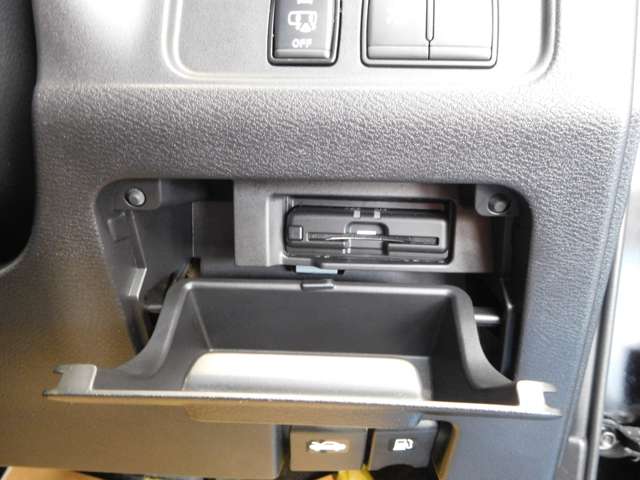 日産 セレナ １．２ Ｅ－ＰＯＷＥＲ ハイウェイスター Ｖ R3年 (九州・沖縄) 99