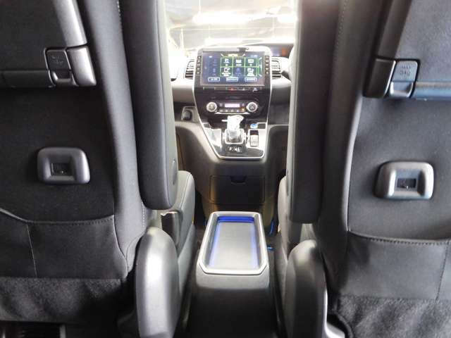 日産 セレナ １．２ Ｅ－ＰＯＷＥＲ ハイウェイスター Ｖ R3年 (九州・沖縄) 99