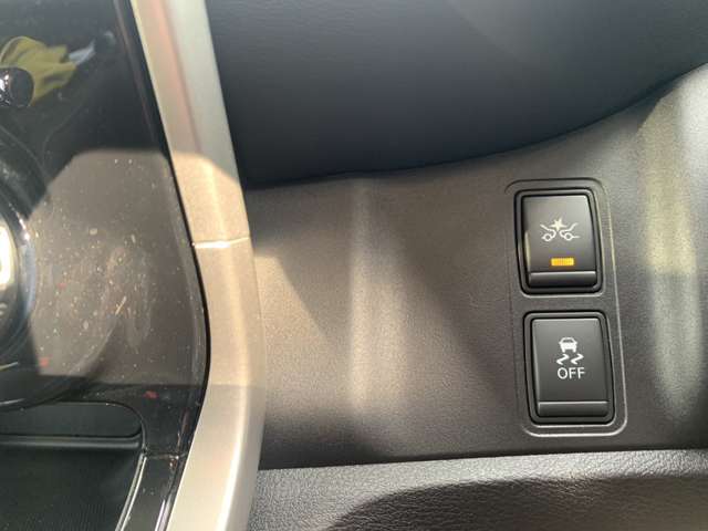 日産 セレナ ２．０ ハイウェイスター ４ＷＤ H29年 (東北) 99