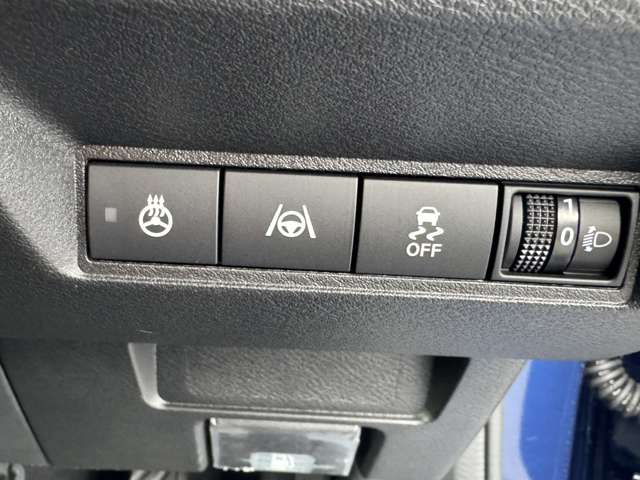 日産 ノート １．２ Ｘ ＦＯＵＲ ４ＷＤ R7年 (東北) 99