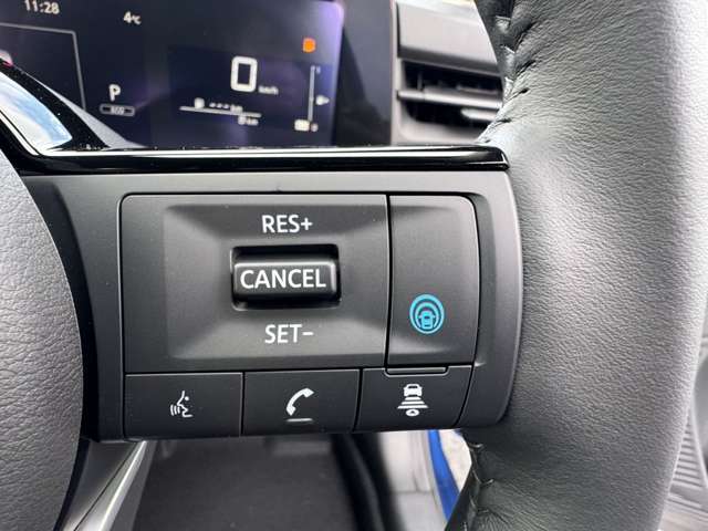 日産 ノート １．２ Ｘ ＦＯＵＲ ４ＷＤ R7年 (東北) 99