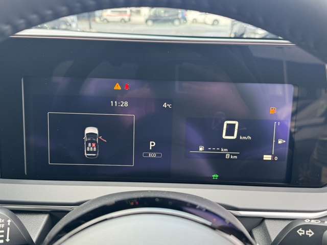 日産 ノート １．２ Ｘ ＦＯＵＲ ４ＷＤ R7年 (東北) 99