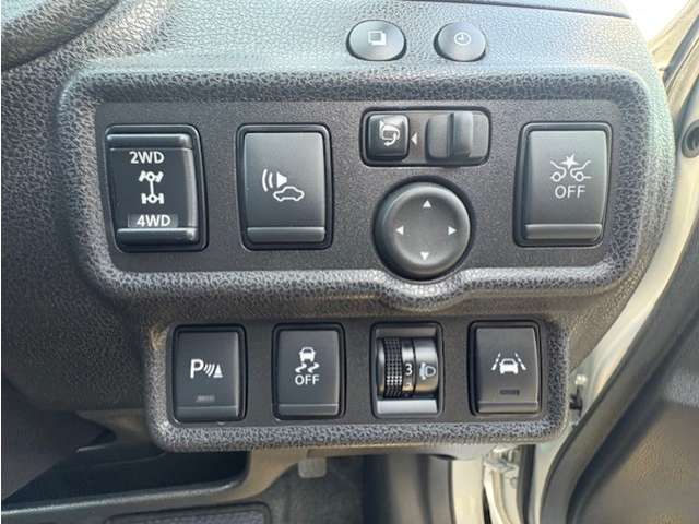 日産 ノート １．２ Ｅ－ＰＯＷＥＲ Ｂ ＦＯＵＲ ４ＷＤ R2年 (東北) 99