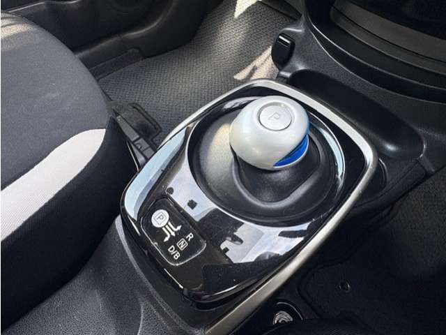 日産 ノート １．２ Ｅ－ＰＯＷＥＲ Ｂ ＦＯＵＲ ４ＷＤ R2年 (東北) 99