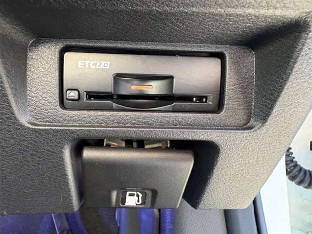 日産 ノートオーラ １．２ Ｇ ＦＯＵＲ レザーエディション ４ＷＤ R4年 (東北) 99