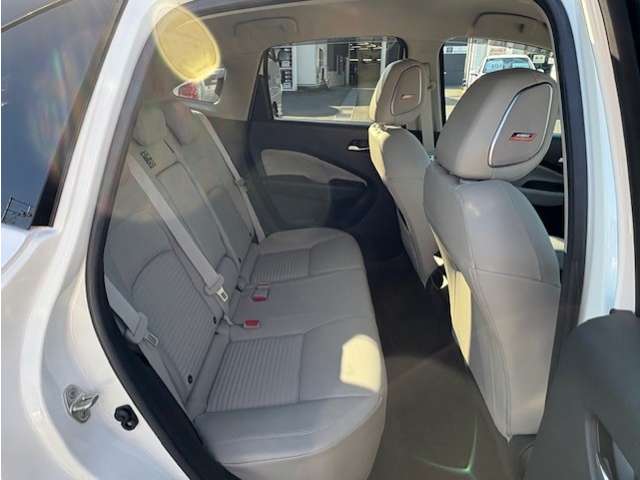 日産 ノートオーラ １．２ Ｇ ＦＯＵＲ レザーエディション ４ＷＤ R4年 (東北) 99