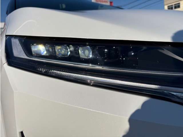 日産 ノートオーラ １．２ Ｇ ＦＯＵＲ レザーエディション ４ＷＤ R4年 (東北) 99