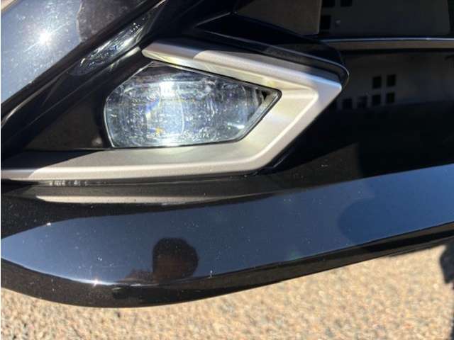 日産 ノートオーラ １．２ Ｇ ＦＯＵＲ レザーエディション ４ＷＤ R4年 (東北) 99