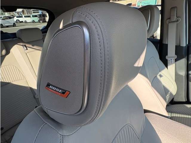 日産 ノートオーラ １．２ Ｇ ＦＯＵＲ レザーエディション ４ＷＤ R4年 (東北) 99