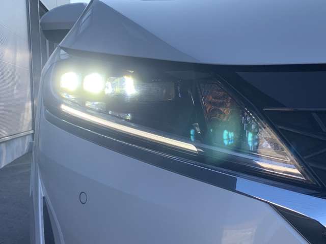 日産 ノート １．２ Ｓ ＦＯＵＲ ４ＷＤ R4年 (東北) 99