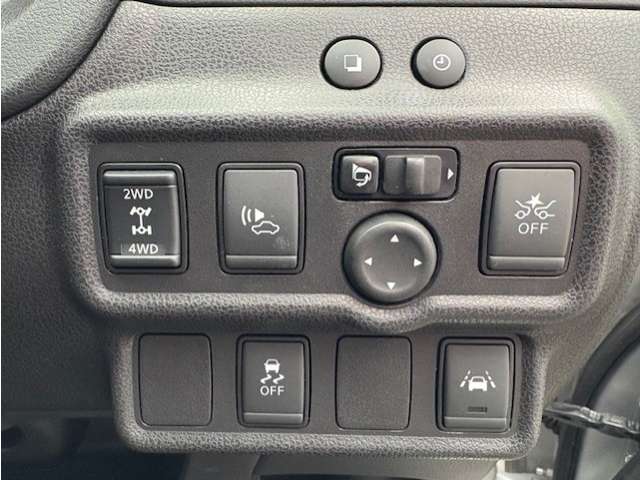 日産 ノート １．２ Ｅ－ＰＯＷＥＲ メダリスト ＦＯＵＲ ４ＷＤ R1年 (東北) 99