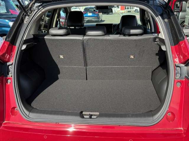 日産 ノートオーラ １．２ Ｇ ＦＯＵＲ レザーエディション ４ＷＤ R4年 (東北) 99