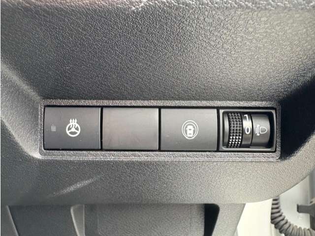 日産 ノート １．２ Ｓ ＦＯＵＲ ４ＷＤ R4年 (東北) 99