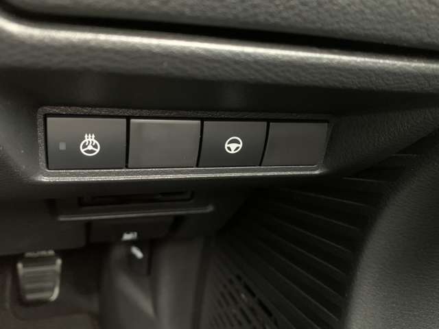 日産 ノートオーラ １．２ Ｇ ＦＯＵＲ レザーエディション ４ＷＤ R4年 (東北) 99