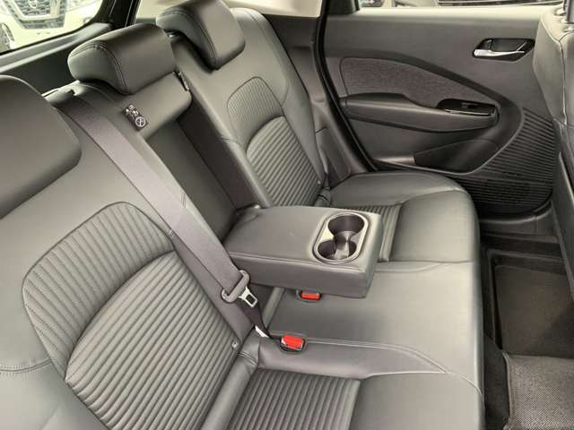 日産 ノートオーラ １．２ Ｇ ＦＯＵＲ レザーエディション ４ＷＤ R4年 (東北) 99