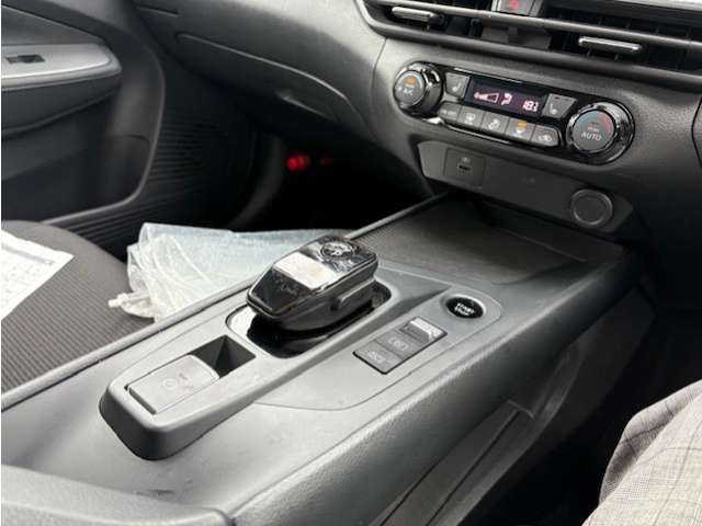 日産 ノート １．２ Ｓ ＦＯＵＲ ４ＷＤ R3年 (東北) 99