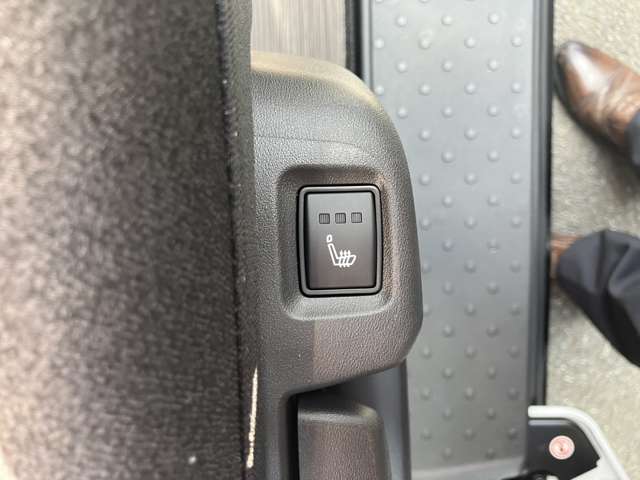 日産 セレナ １．４ Ｅ－４ＯＲＣＥ ハイウェイスターＶ ４ＷＤ R7年 (東北) 99