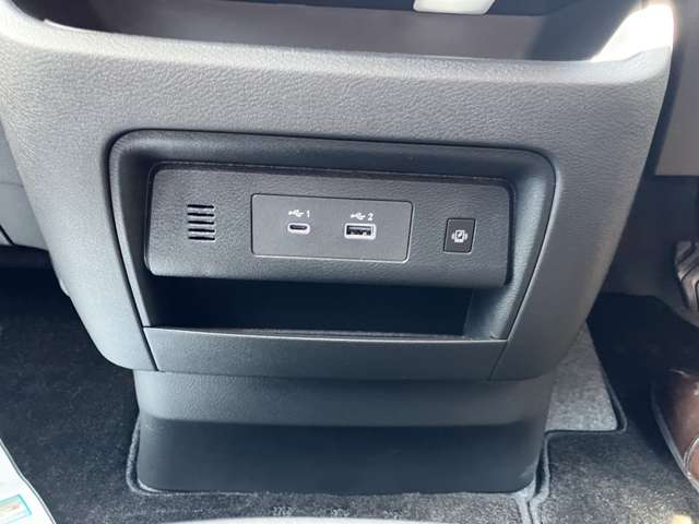 日産 セレナ １．４ Ｅ－４ＯＲＣＥ ハイウェイスターＶ ４ＷＤ R7年 (東北) 99