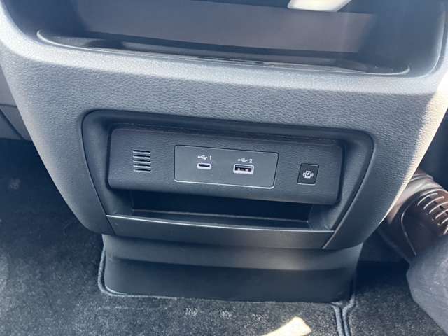 日産 セレナ １．４ Ｅ－４ＯＲＣＥ ハイウェイスターＶ ４ＷＤ R7年 (東北) 99