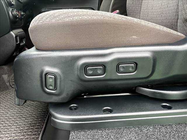 トヨタ スペイド １．５ Ｘ ウェルキャブ 助手席リフトアップシート車 Ａタイプ H28年 (関東) 99