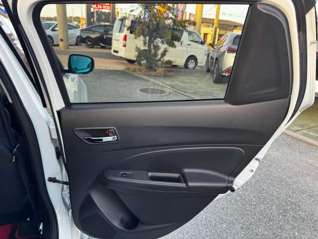 スズキ スイフト スポーツ １．４ セーフティパッケージ装着車 R1年 (九州・沖縄) 99