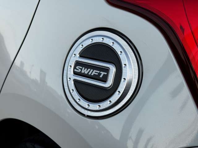 スズキ スイフト スポーツ １．４ セーフティパッケージ装着車 R1年 (九州・沖縄) 99