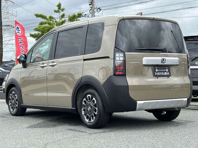 ホンダ フリード　ハイブリッド １．５ Ｅ：ＨＥＶ クロスター R7年 (九州・沖縄) 99