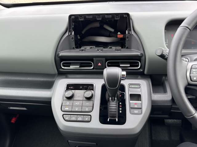 ホンダ フリード　ハイブリッド １．５ Ｅ：ＨＥＶ クロスター R7年 (九州・沖縄) 99