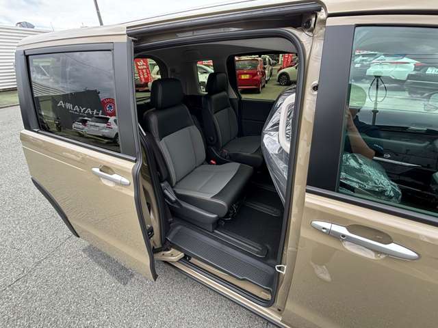 ホンダ フリード　ハイブリッド １．５ Ｅ：ＨＥＶ クロスター R7年 (九州・沖縄) 99