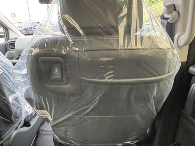 ホンダ フリード　ハイブリッド １．５ Ｅ：ＨＥＶ クロスター R7年 (九州・沖縄) 99