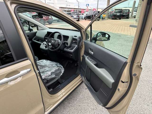 ホンダ フリード　ハイブリッド １．５ Ｅ：ＨＥＶ クロスター R7年 (九州・沖縄) 99
