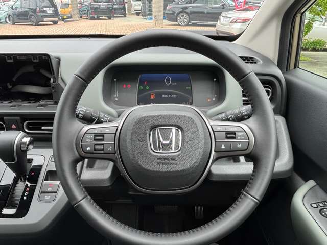ホンダ フリード　ハイブリッド １．５ Ｅ：ＨＥＶ クロスター R7年 (九州・沖縄) 99