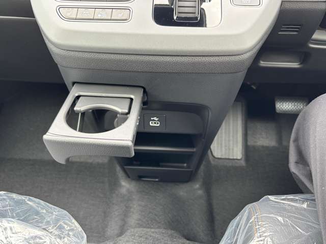 ホンダ フリード　ハイブリッド １．５ Ｅ：ＨＥＶ クロスター R7年 (九州・沖縄) 99