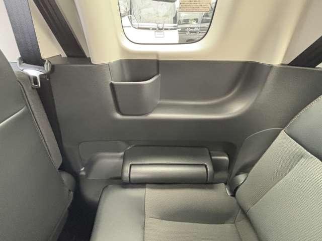 ホンダ フリード　ハイブリッド １．５ Ｅ：ＨＥＶ クロスター R7年 (九州・沖縄) 99