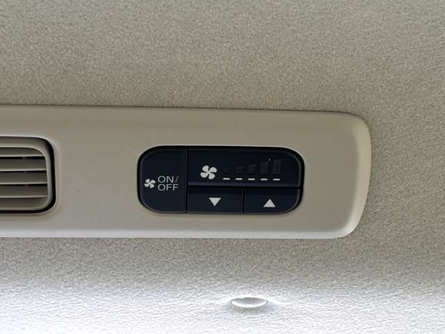 ホンダ フリード　ハイブリッド １．５ Ｅ：ＨＥＶ クロスター R7年 (九州・沖縄) 99