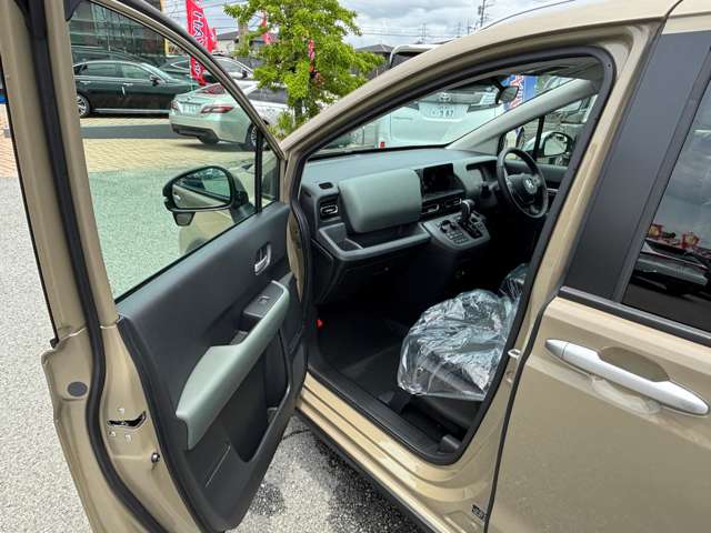 ホンダ フリード　ハイブリッド １．５ Ｅ：ＨＥＶ クロスター R7年 (九州・沖縄) 99