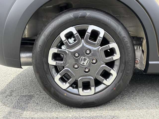 ホンダ フリード　ハイブリッド １．５ Ｅ：ＨＥＶ クロスター R7年 (九州・沖縄) 99