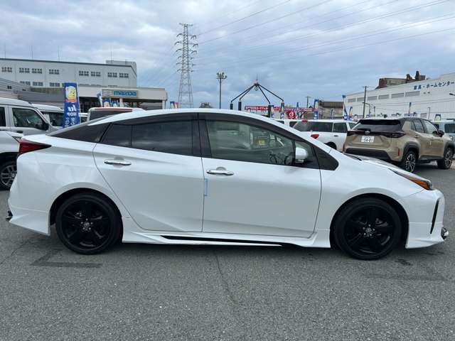 トヨタ プリウス １．８ Ｓ ツーリングセレクション R4年 (九州・沖縄) 99