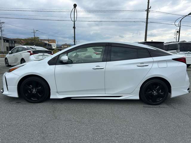 トヨタ プリウス １．８ Ｓ ツーリングセレクション R4年 (九州・沖縄) 99