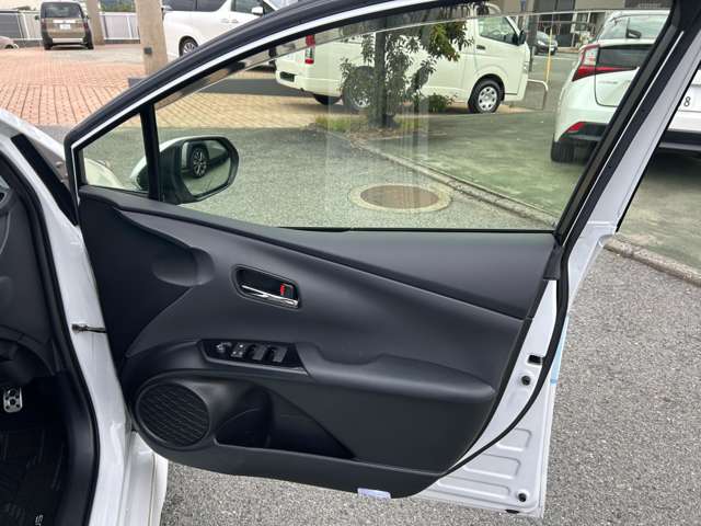 トヨタ プリウス １．８ Ｓ ツーリングセレクション R4年 (九州・沖縄) 99