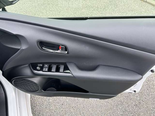 トヨタ プリウス １．８ Ｓ ツーリングセレクション R4年 (九州・沖縄) 99